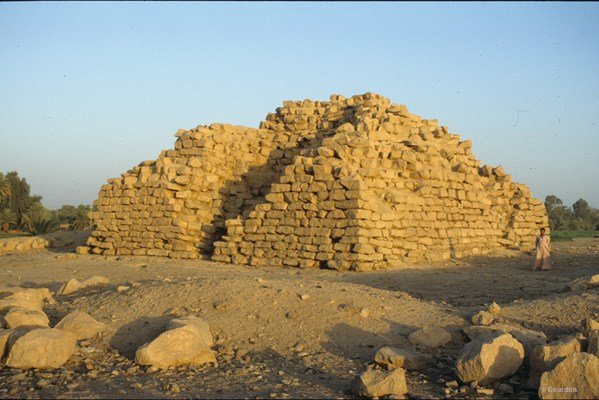 Khola pyramide